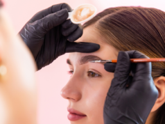 Jak i czym malować brwi? Makijaż brwi krok po kroku